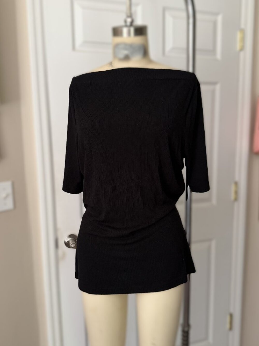 Banana Republic Classic BLACK ribbed stretch knit BOATNECK Blouse Shirt *MEDIUM*